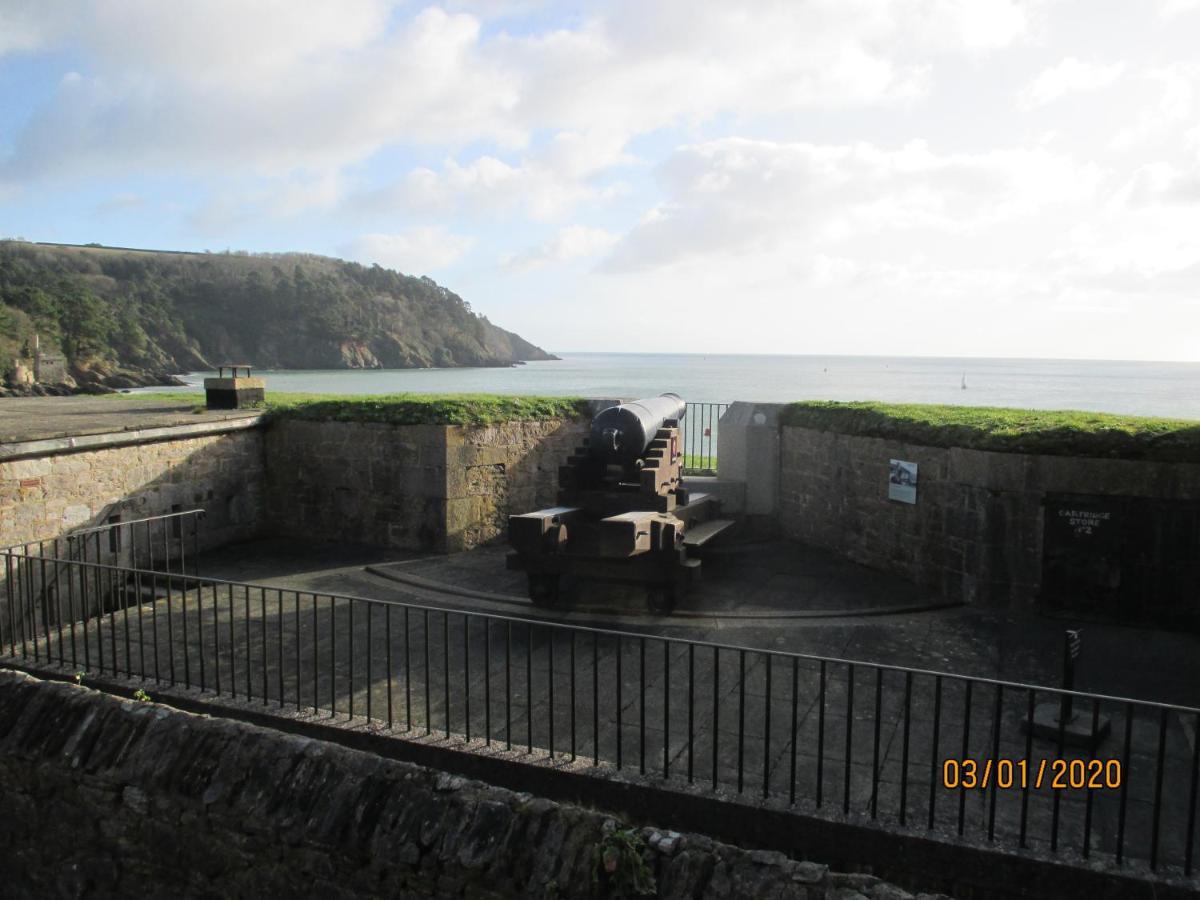 Bumblebee Villa Dartmouth Exterior photo